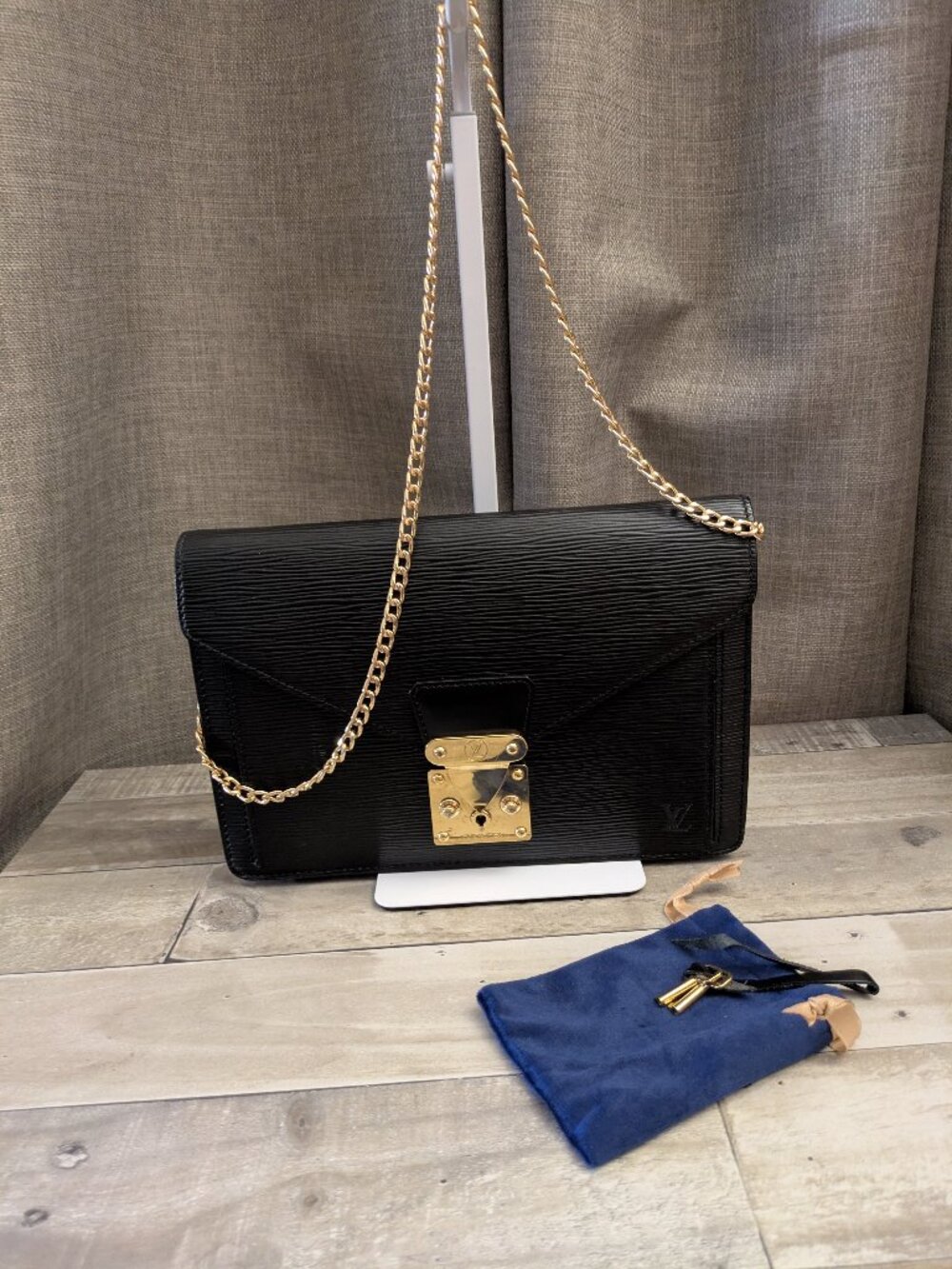 Authentic Louis Vuitton Epi Sellier Pochette Clutch Shoulder Bag Vintage